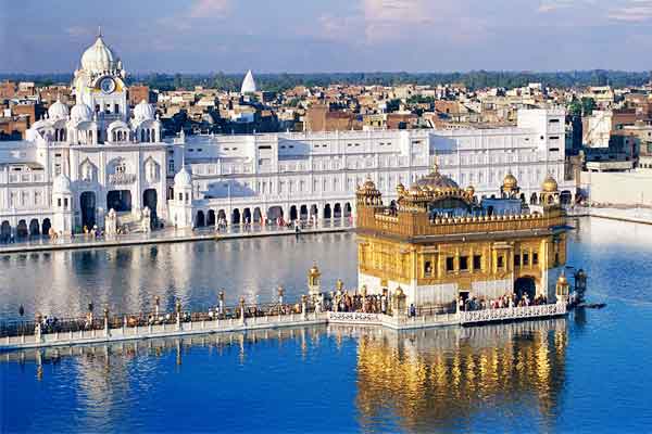 Delhi to Amritsar Taxi Service